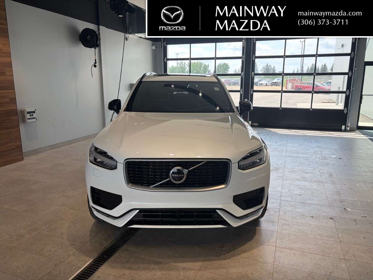 2020 Volvo XC90 T6 AWD R-Design 7-Seater alt 2