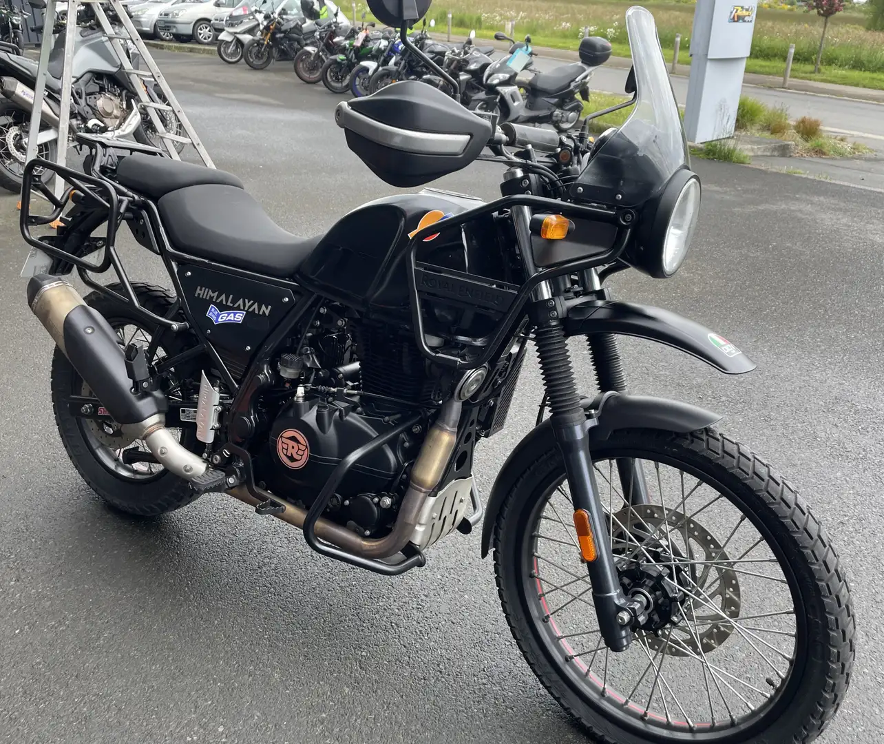 Royal Enfield Negro - 2