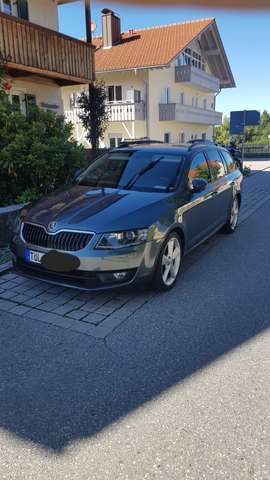 Imagine Skoda Octavia Combi 2.0 TDI Green tec DSG Elegance