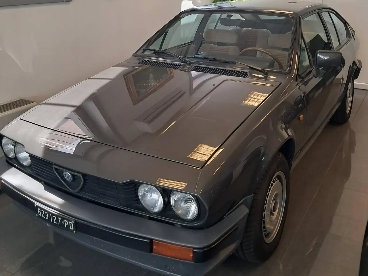 Alfa Romeo GTV 2.0, foto 1