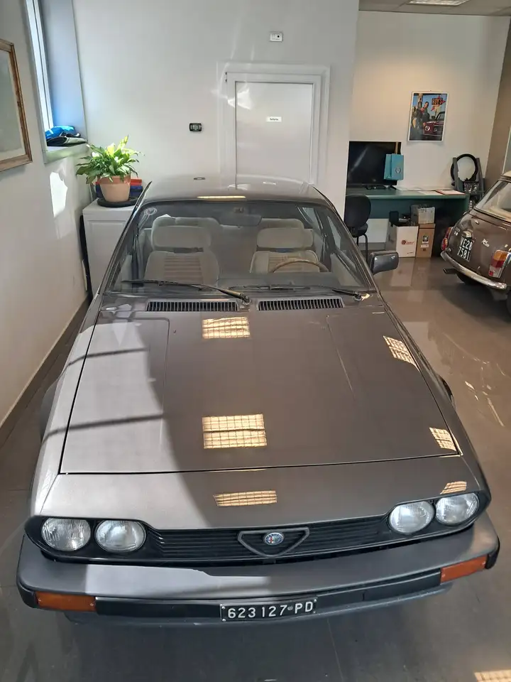 Alfa Romeo GTV 2.0, foto 2