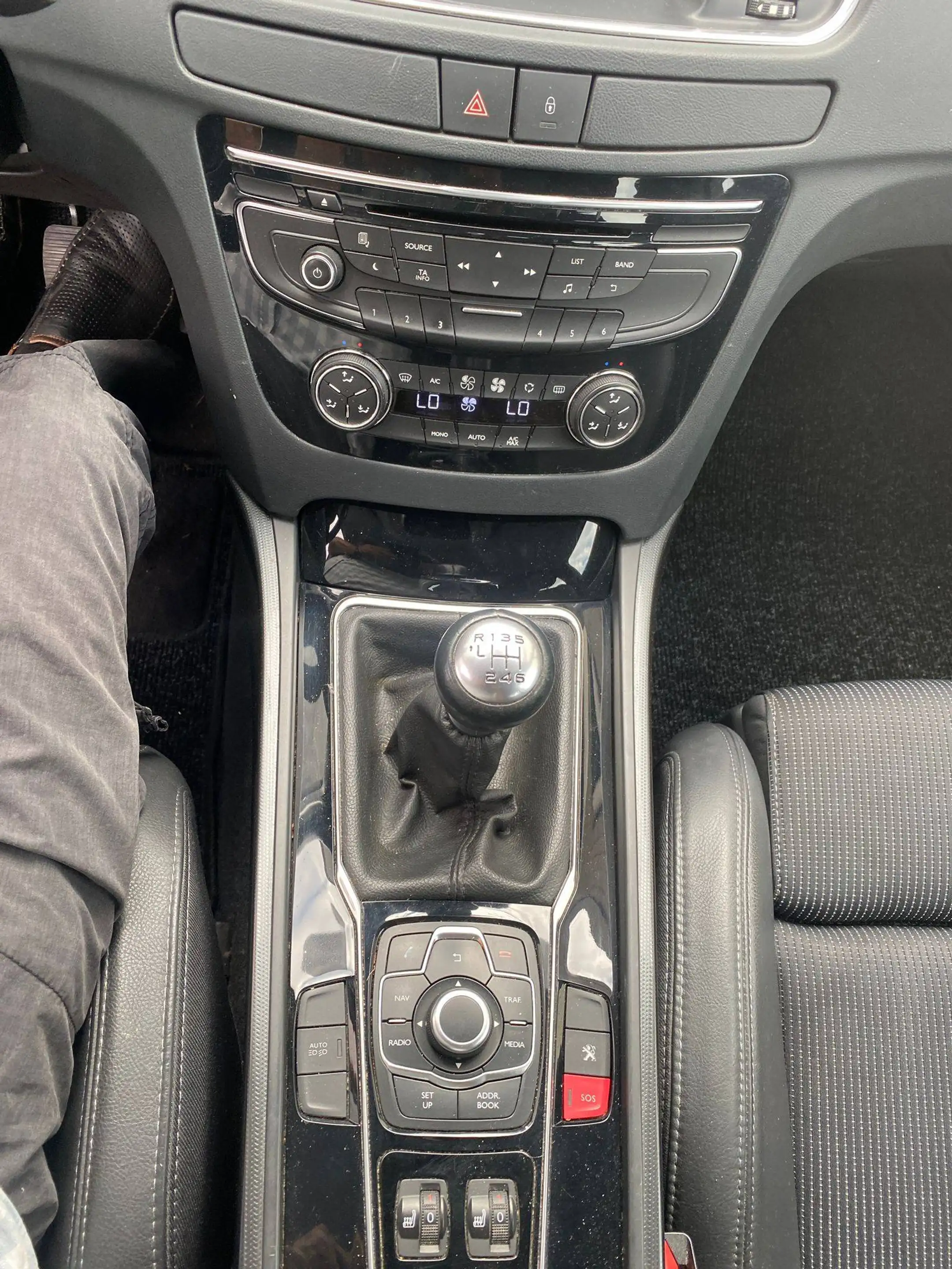 Peugeot 508 Active — photo 9