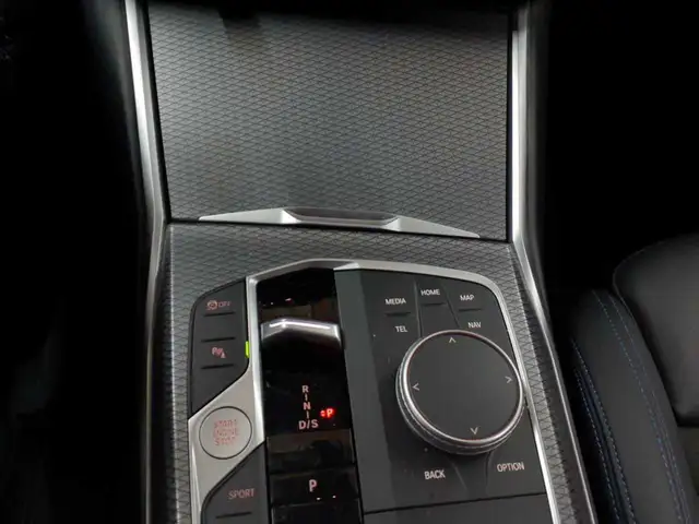BMW 3 Series view 10
