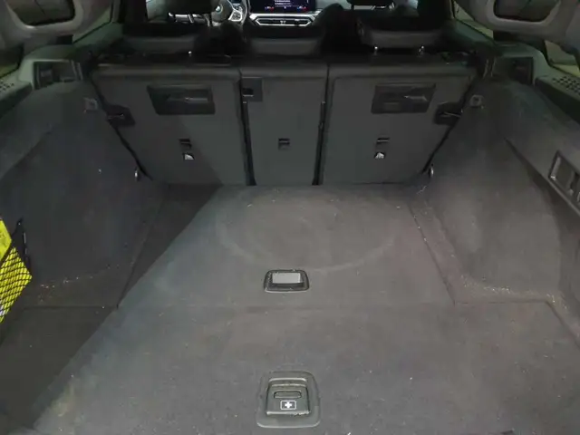 BMW 3 Series view 15