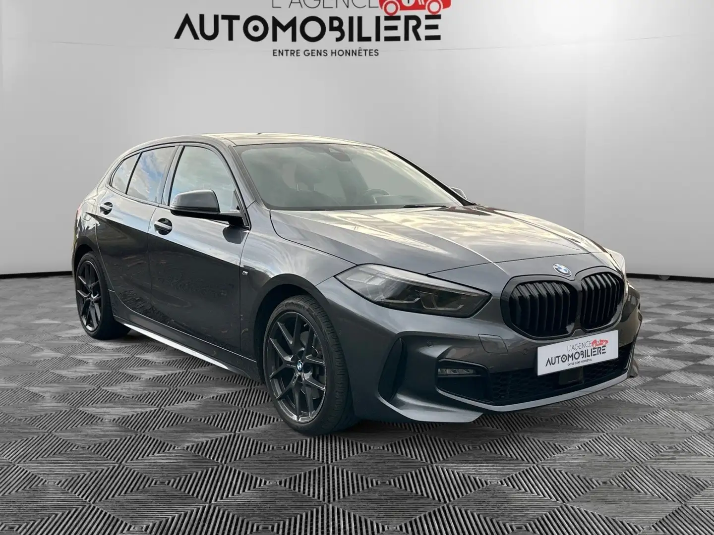 BMW 118 118i Aut. M Sport Garantie 1 jaar kan tot 5 jaar Grigio - 1