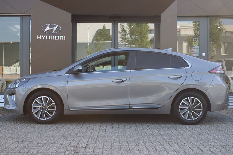 Hyundai IONIQ Comfort EV 38 kWh SOH 100% | | Achteruitrijcamera — photo 6