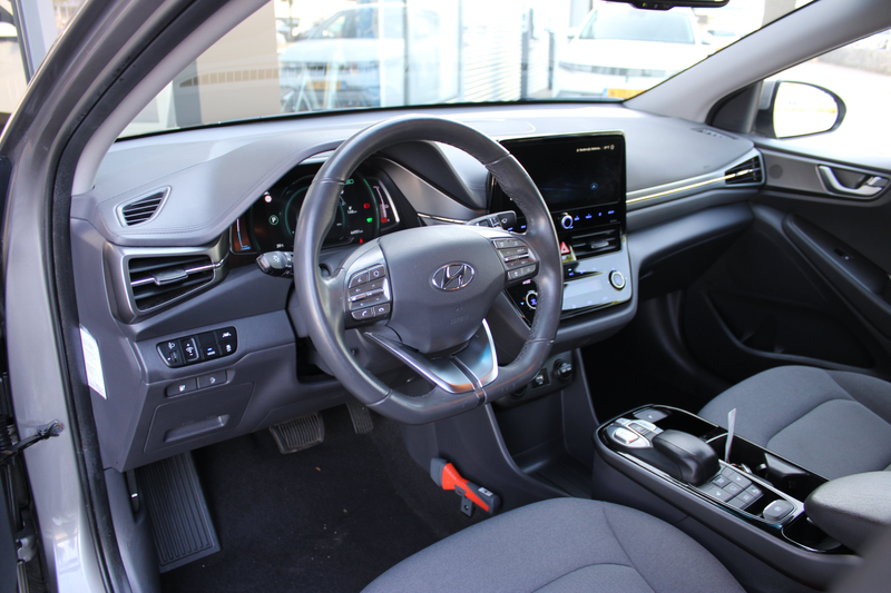 Hyundai IONIQ Comfort EV 38 kWh SOH 100% | | Achteruitrijcamera — photo 13