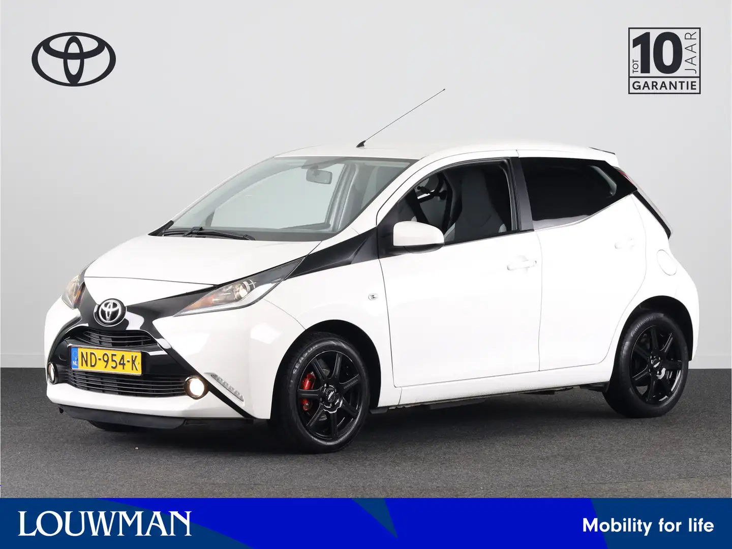 Toyota Aygo 1.0 VVT-i x-sport | Bluetooth | Airco | Parkeercam Wit - 1