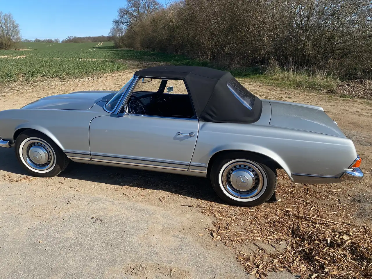 Mercedes-Benz SL 230