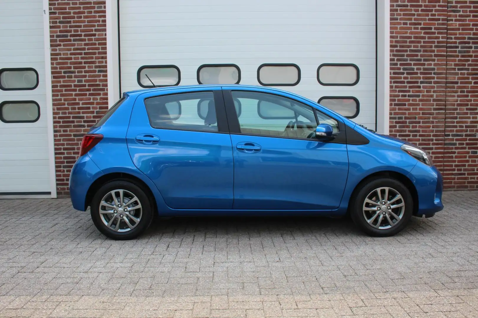 Toyota Yaris 1.3 VVT-i Comfort 5-Deurs * Camera / Navi / 68.748 Bleu - 2