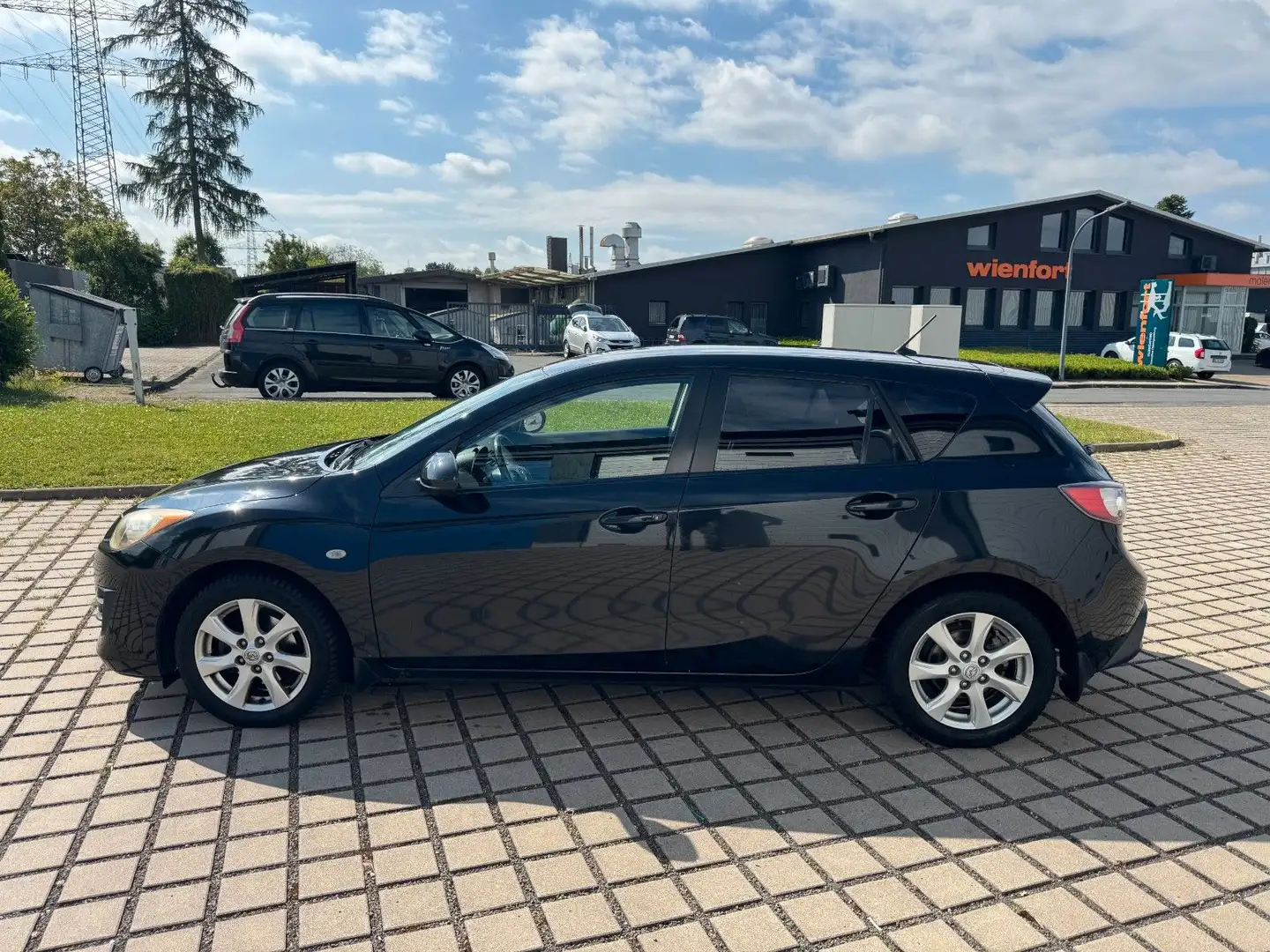 Mazda 3 Lim. Center-Line Schwarz - 2
