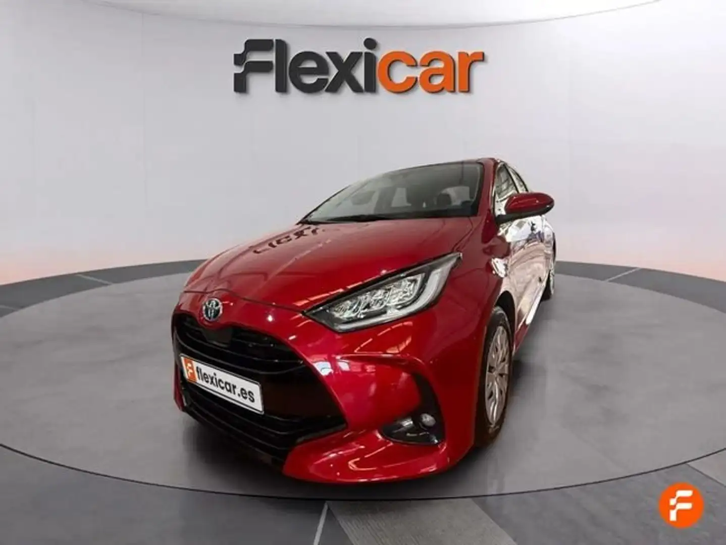 Toyota Yaris 120H 1.5 Style Rojo - 2
