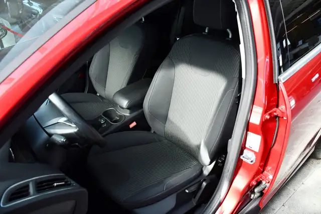 Ford Focus view 11