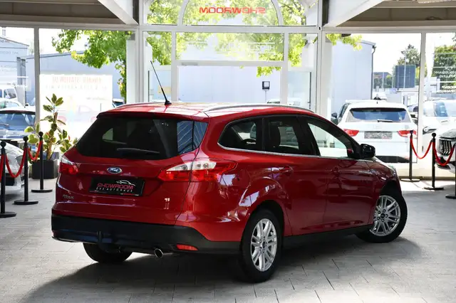 Ford Focus view 2