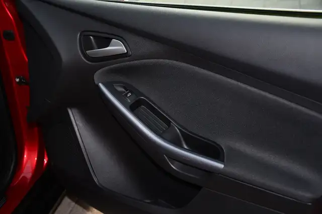 Ford Focus view 13