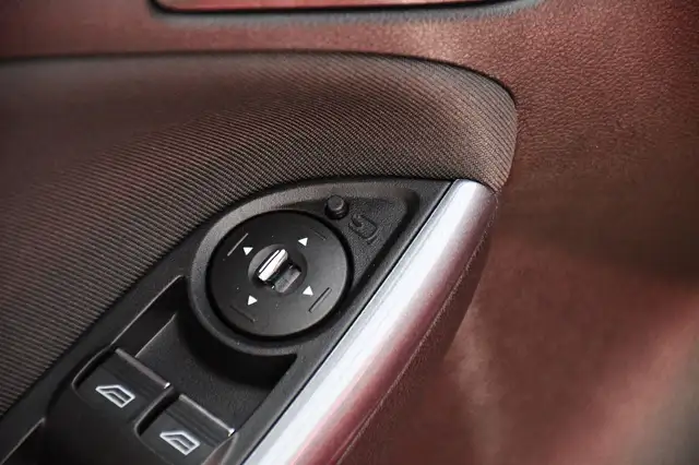 Ford Focus view 8