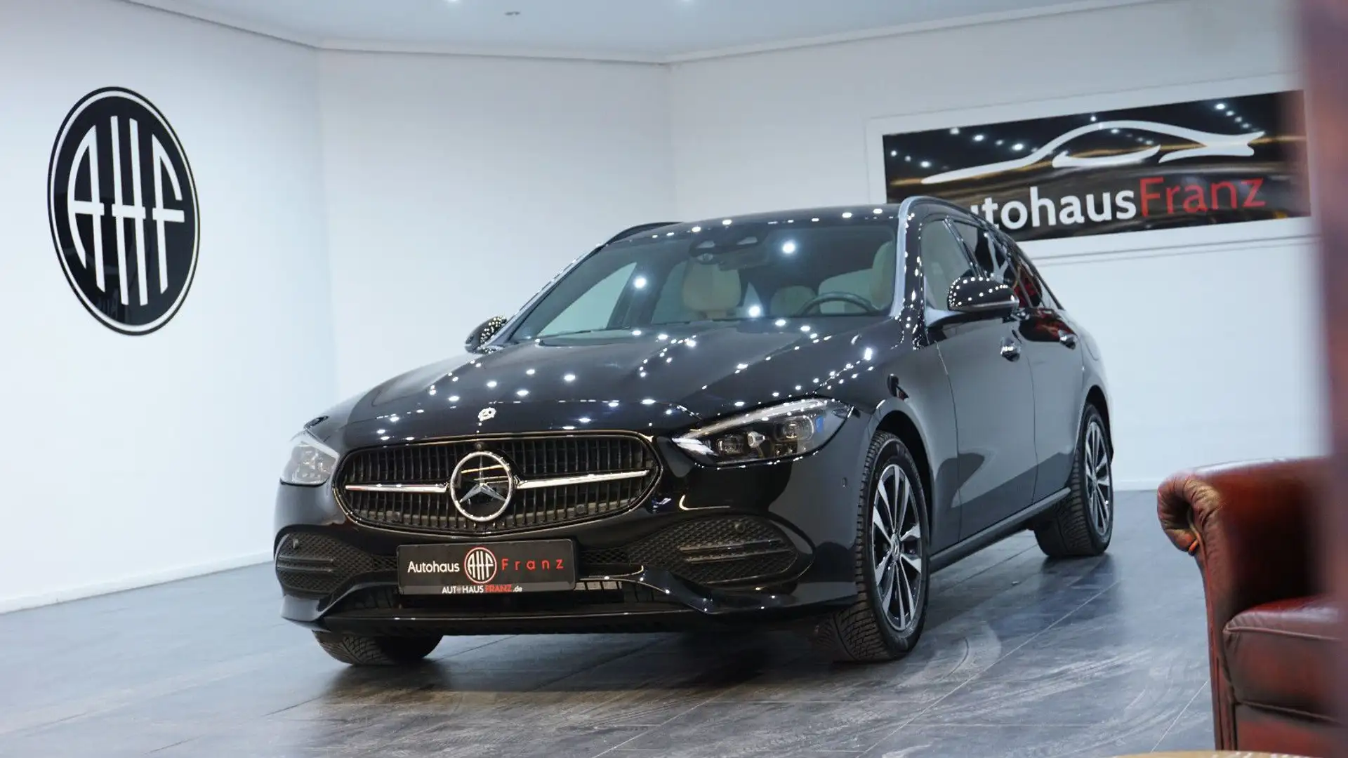Mercedes-Benz C 300 e*Carplay*SHZ*SHB*AHK*Pano*NAV* Schwarz - 1