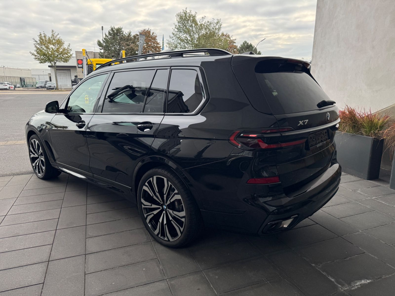 BMW X7 xDrive40d/MPaket/23"/PanoSky/Soft/Integral — photo 6