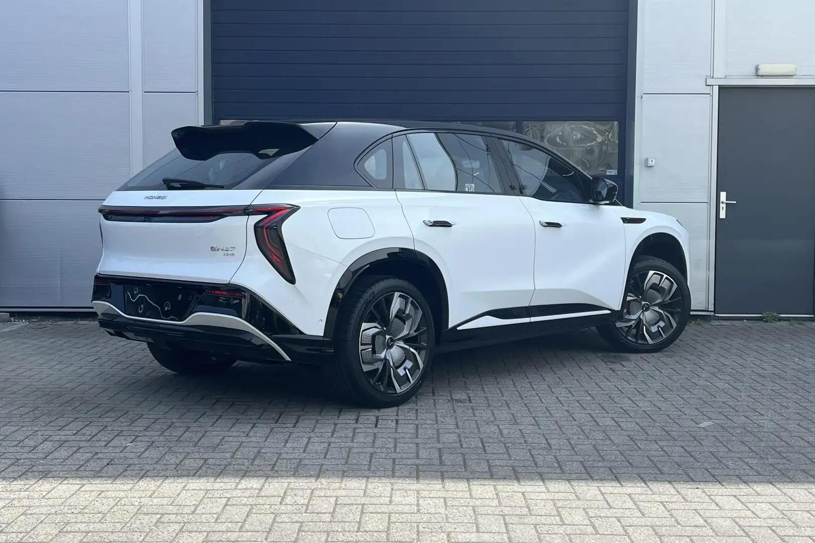 Hongqi EHS7 E-HS7 Long Range Launch Edition 111kWh | Adaptieve Bianco - 2