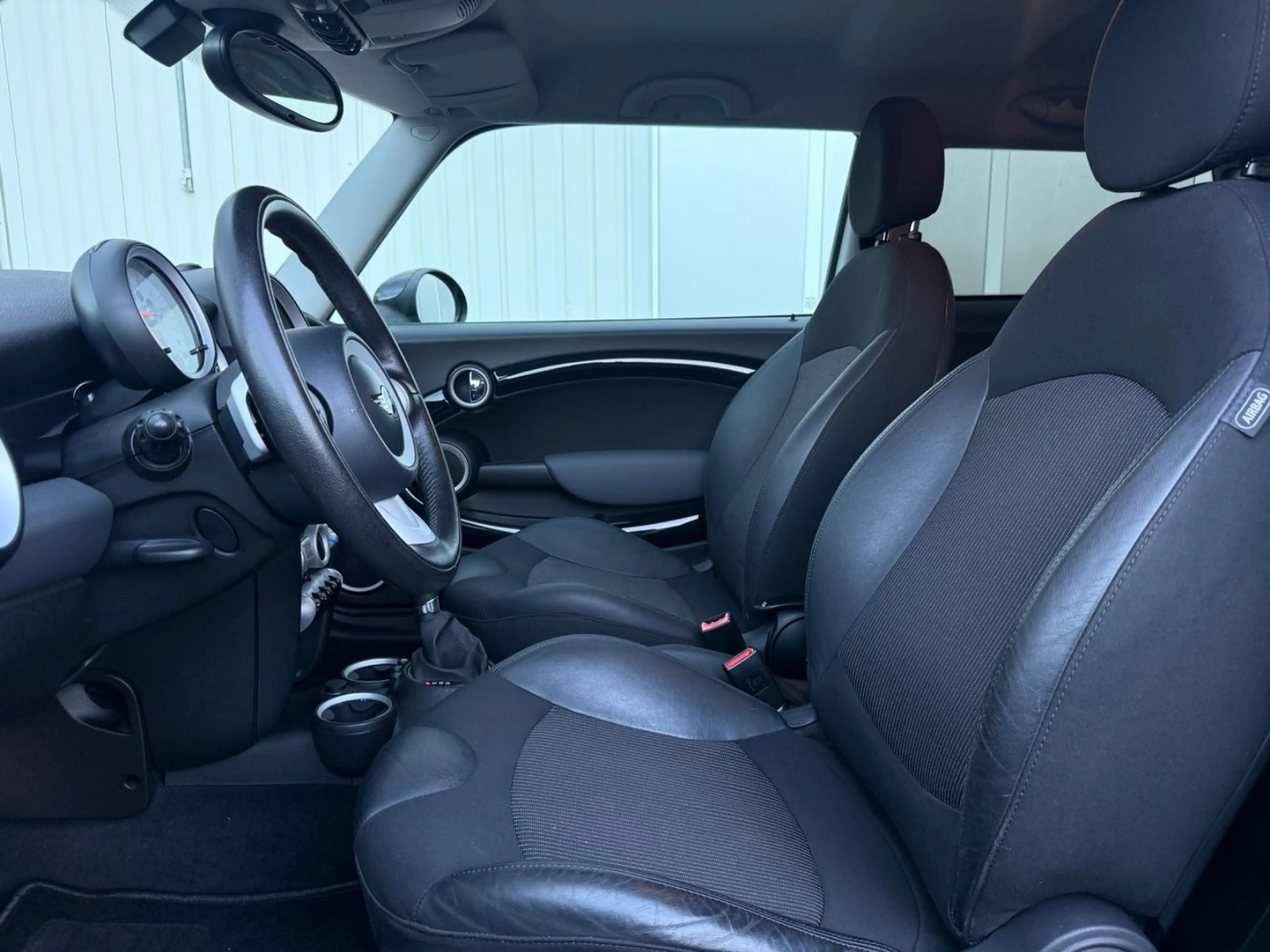 MINI Cooper S 1,6 128kW 174PS Automatik/PDC/T-Leder — photo 5