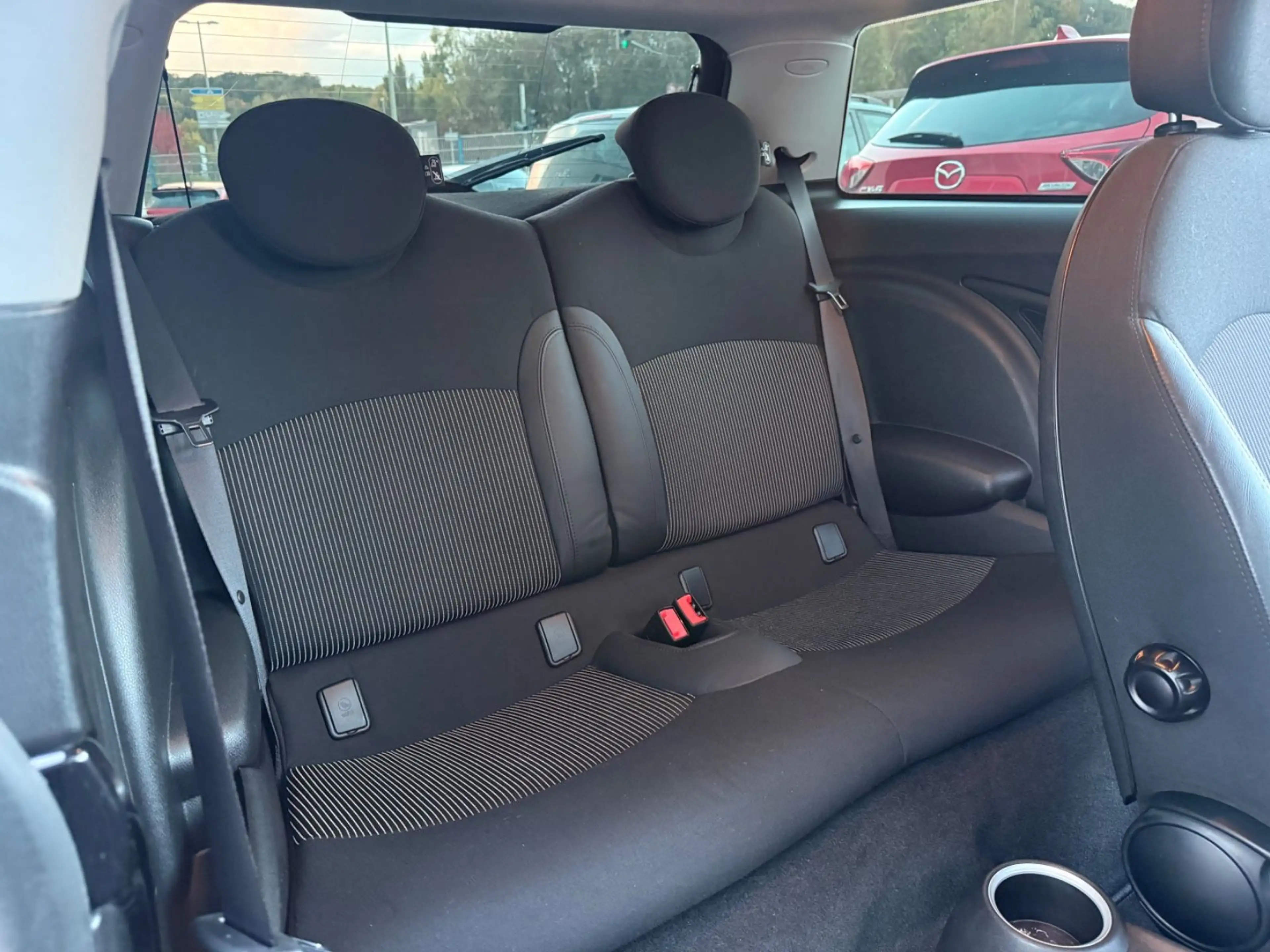 MINI Cooper S 1,6 128kW 174PS Automatik/PDC/T-Leder — photo 11