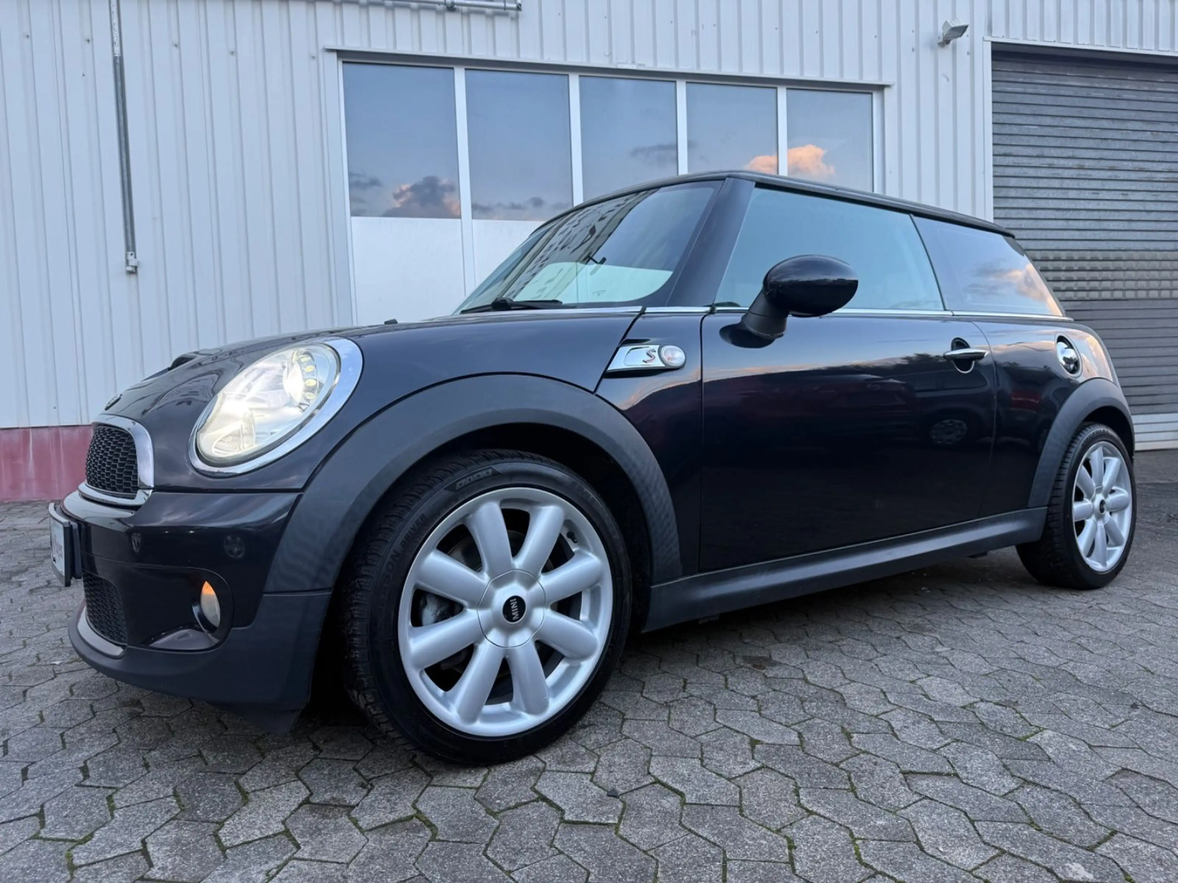 MINI Cooper S 1,6 128kW 174PS Automatik/PDC/T-Leder — photo 2