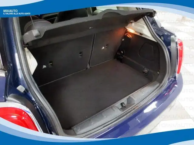 Mini Hatch view 16