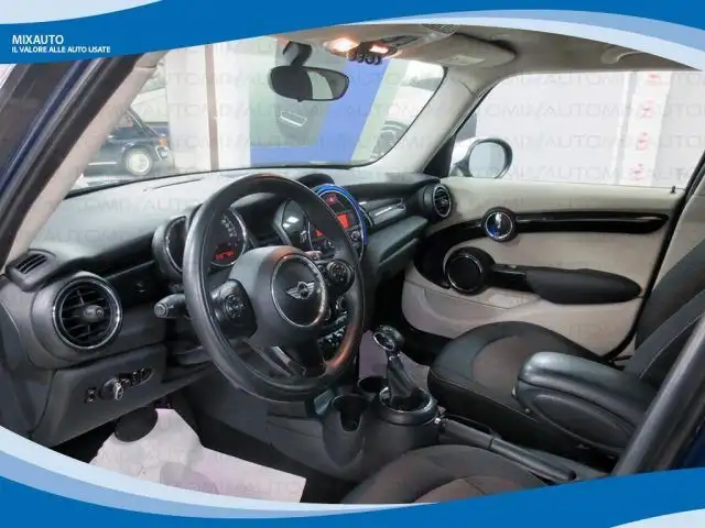 Mini Hatch view 3