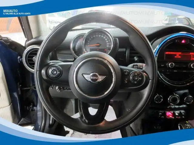 Mini Hatch view 4