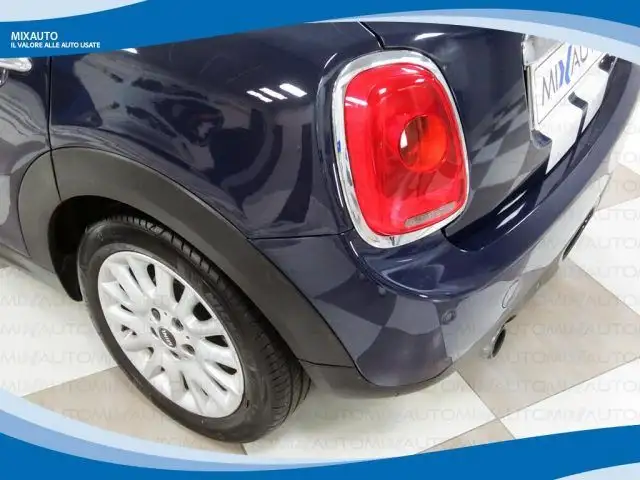 Mini Hatch view 15