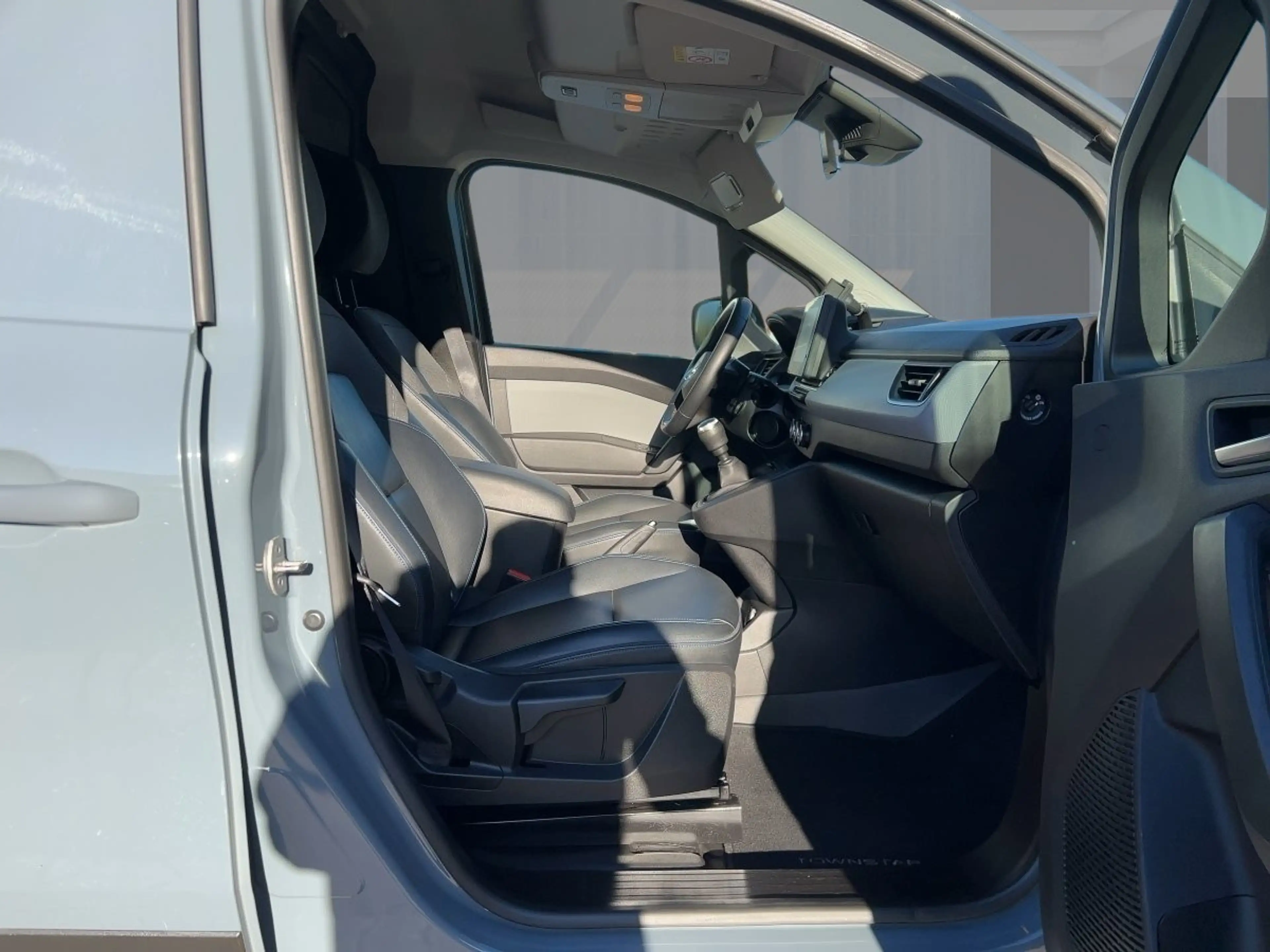 Nissan Townstar 2,2t DIG-T 130 L1 2,2t N-Connecta AHK PDC — photo 8