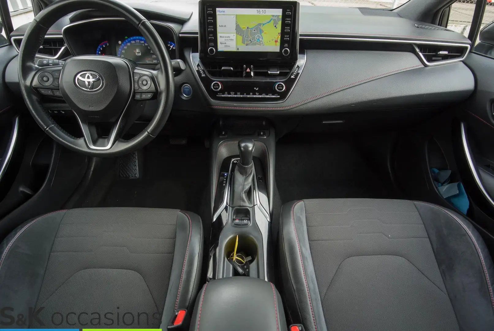 Toyota Corolla 1.8 Hybrid Executive BI-TONE Stoelverwarming NAVI Wit - 2