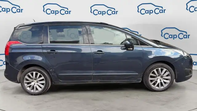 Peugeot 5008 view 4