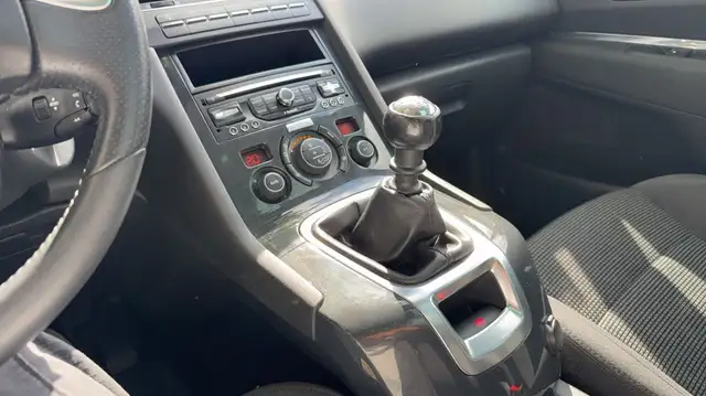 Peugeot 5008 view 13