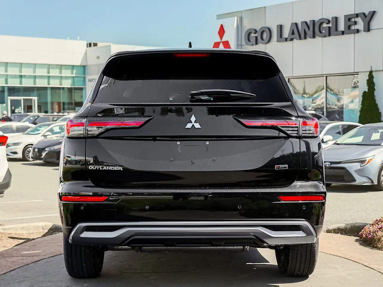 Mitsubishi Outlander снимка Mitsubishi Outlander