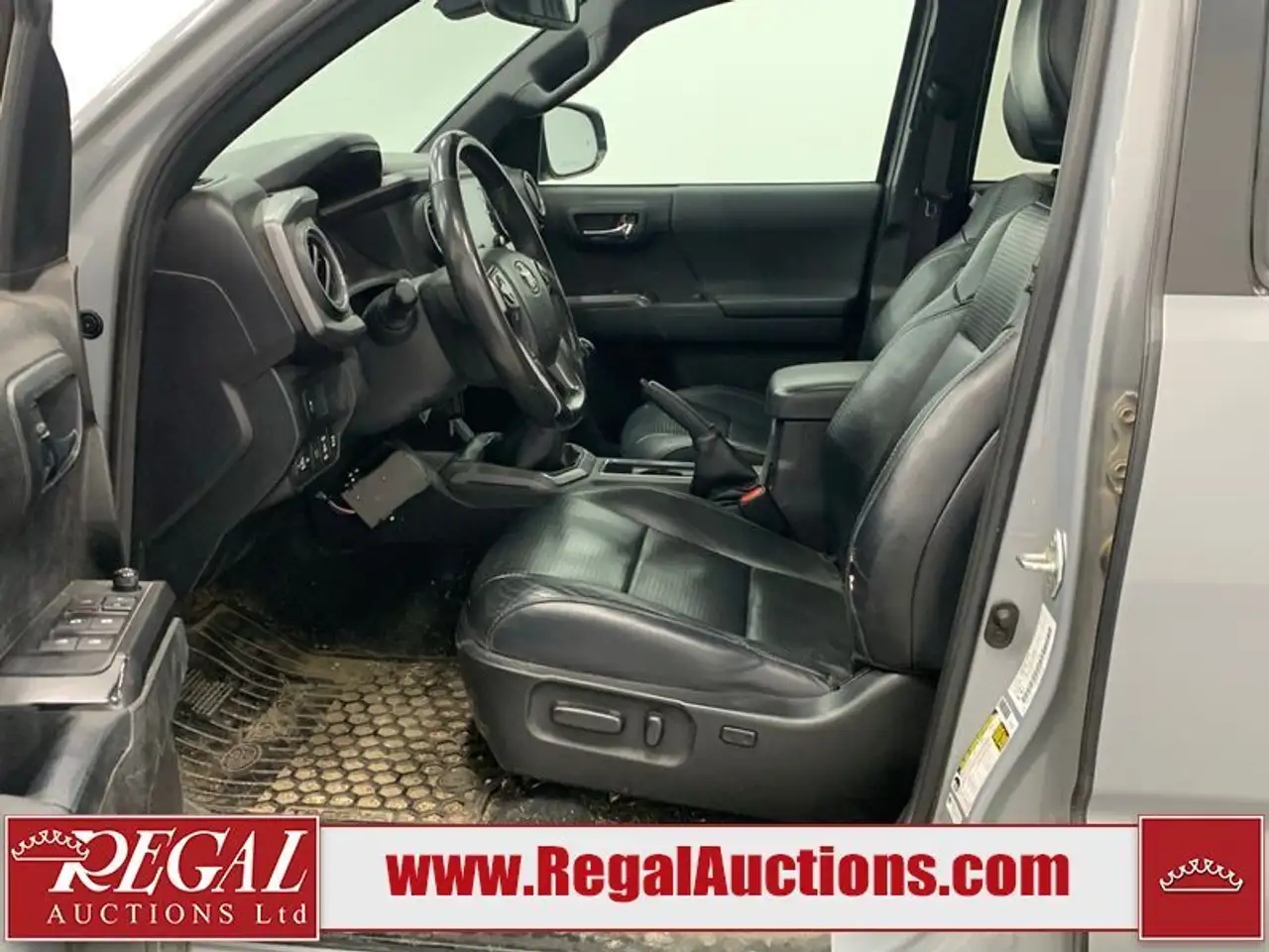 Toyota Tacoma снимка Toyota Tacoma