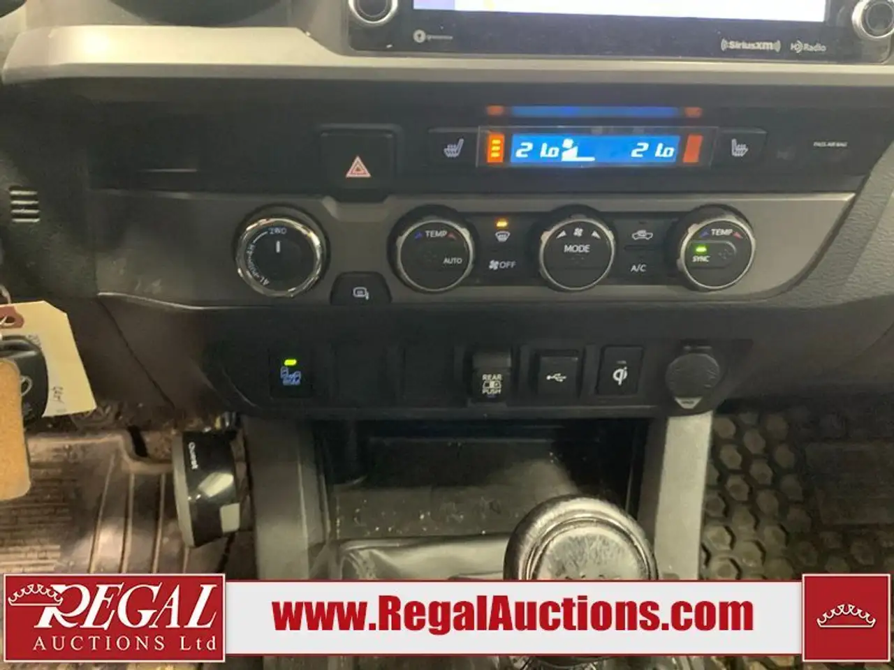 Toyota Tacoma снимка Toyota Tacoma