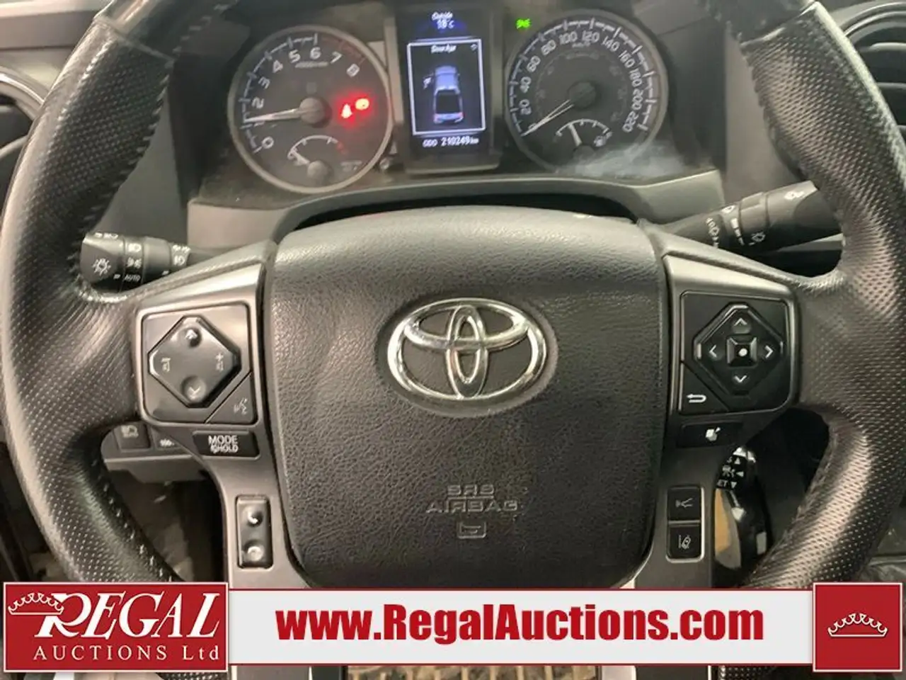 Toyota Tacoma снимка Toyota Tacoma