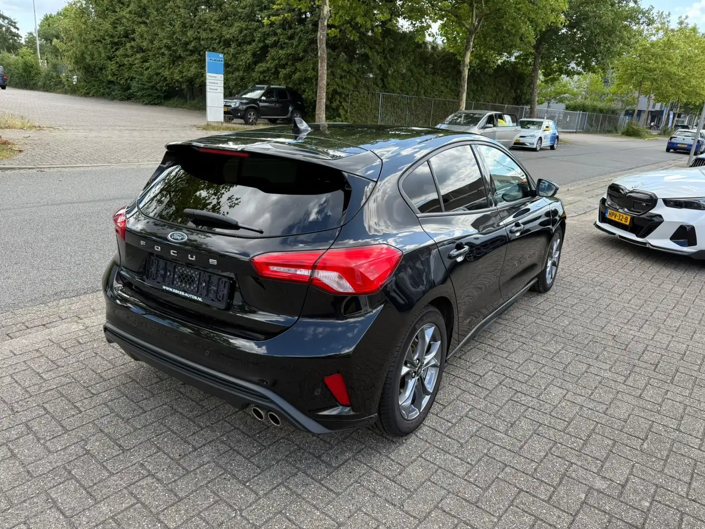 Ford Focus 1.5 EcoBoost ST Line X Business, Navi, 180PK Zwart - 2