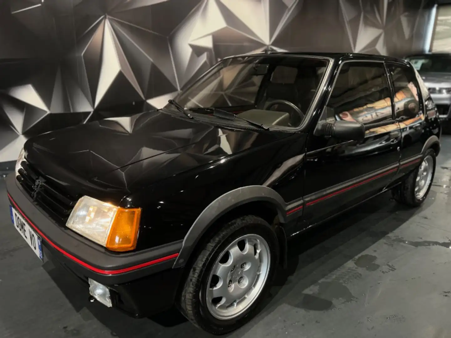 Peugeot 205 GTI Phase 2 1.9 i 130 CH - 2