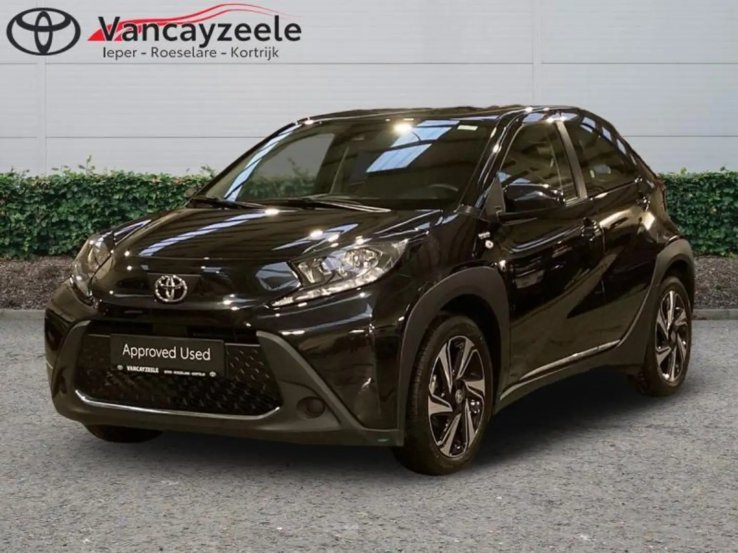 Toyota Aygo X X play+comfortpack+chroompack+ 17inch alu velgen+c Noir - 1