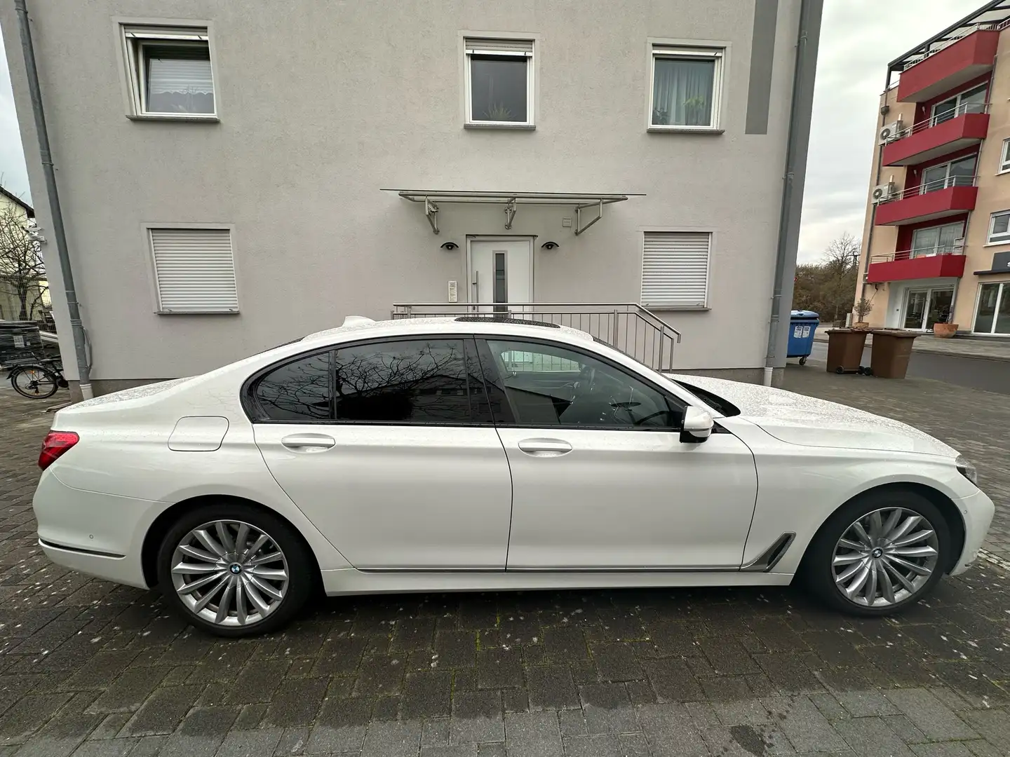 BMW 750 750i Weiß - 2