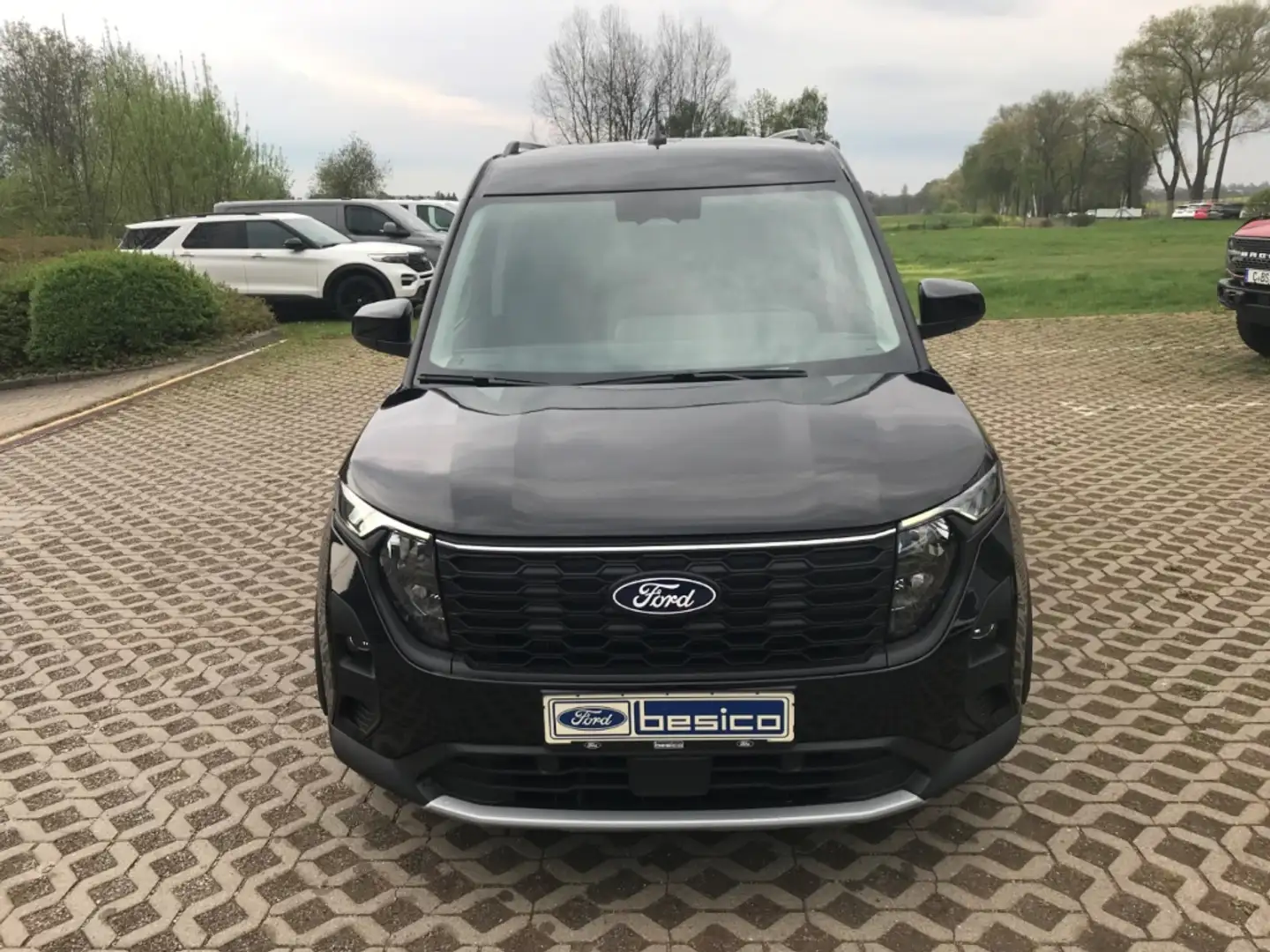 Ford Transit Courier Active+PDC+NAV+ACC+BLIS+WinterPak Zwart - 2