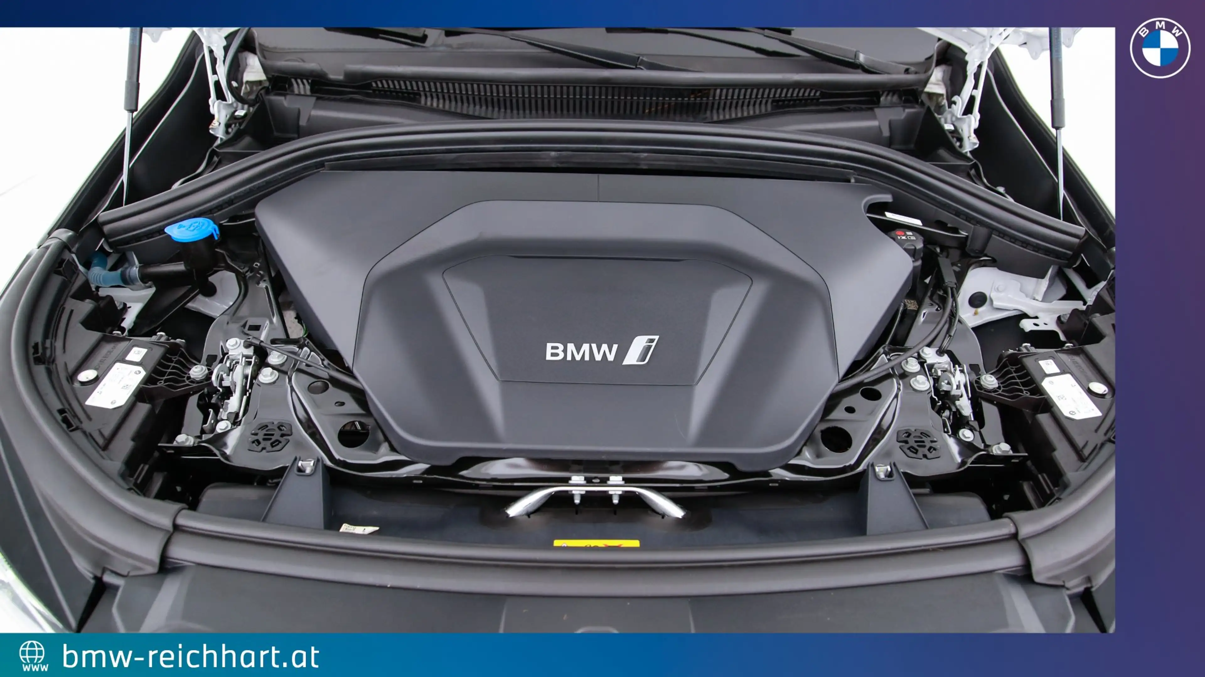 BMW iX1 xDrive30 — photo 13