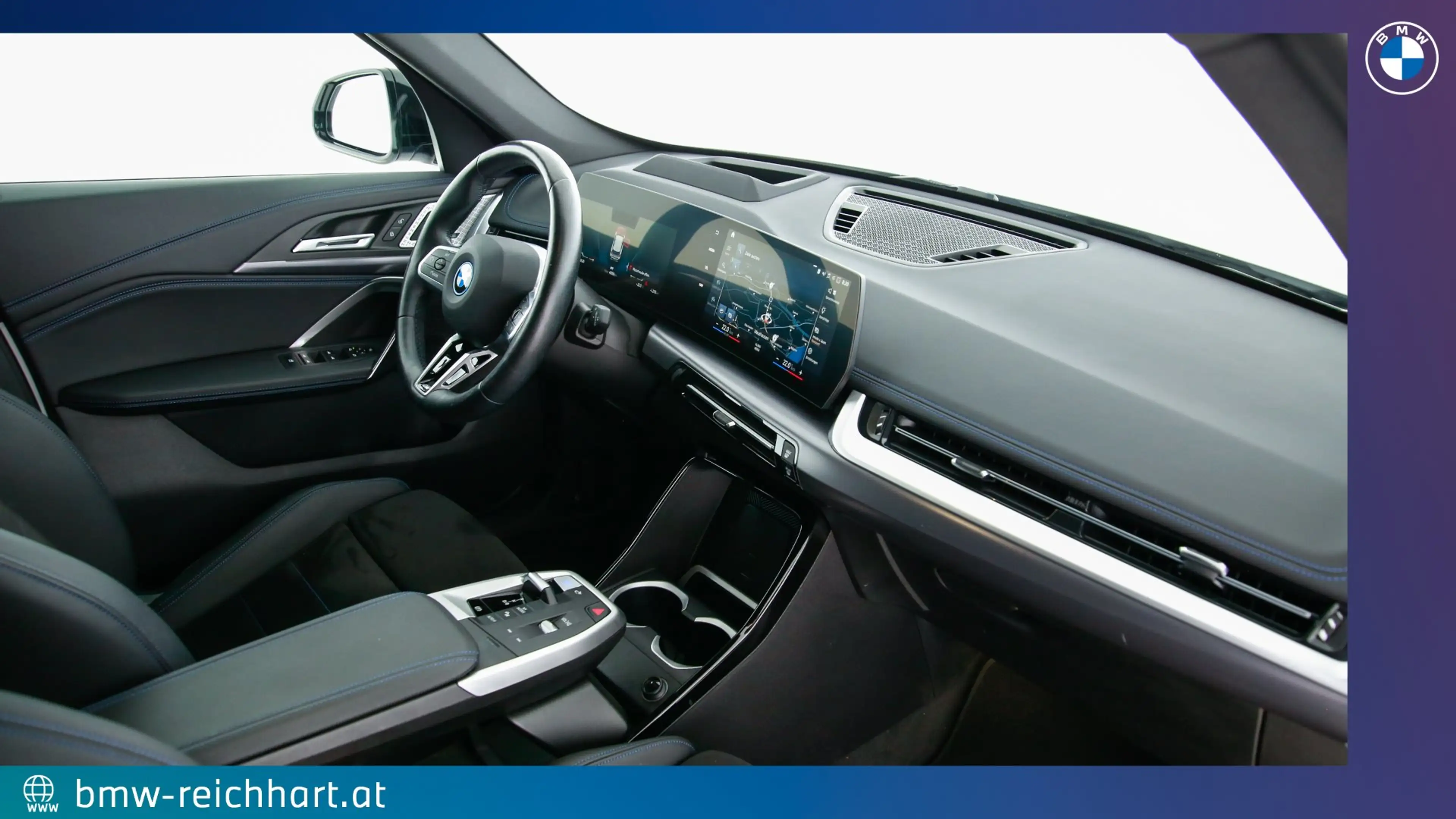 BMW iX1 xDrive30 — photo 12