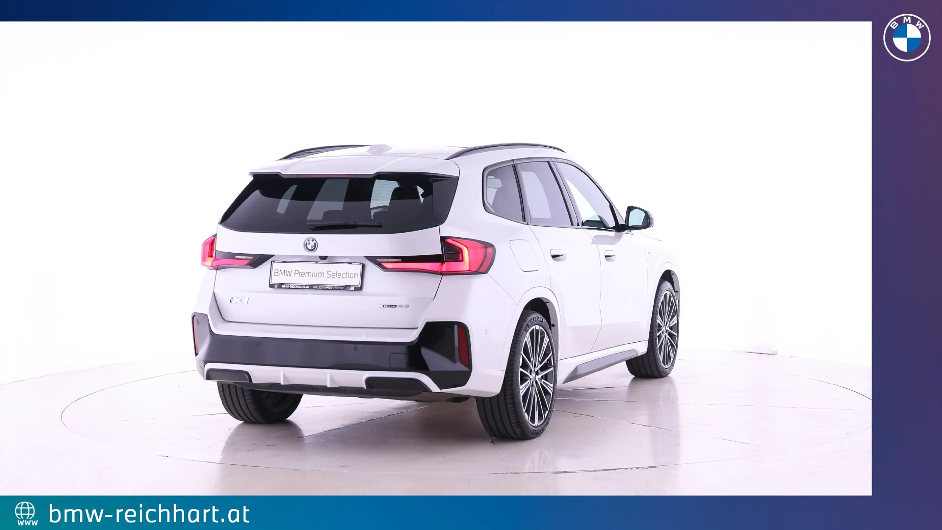 BMW iX1 xDrive30 — photo 3