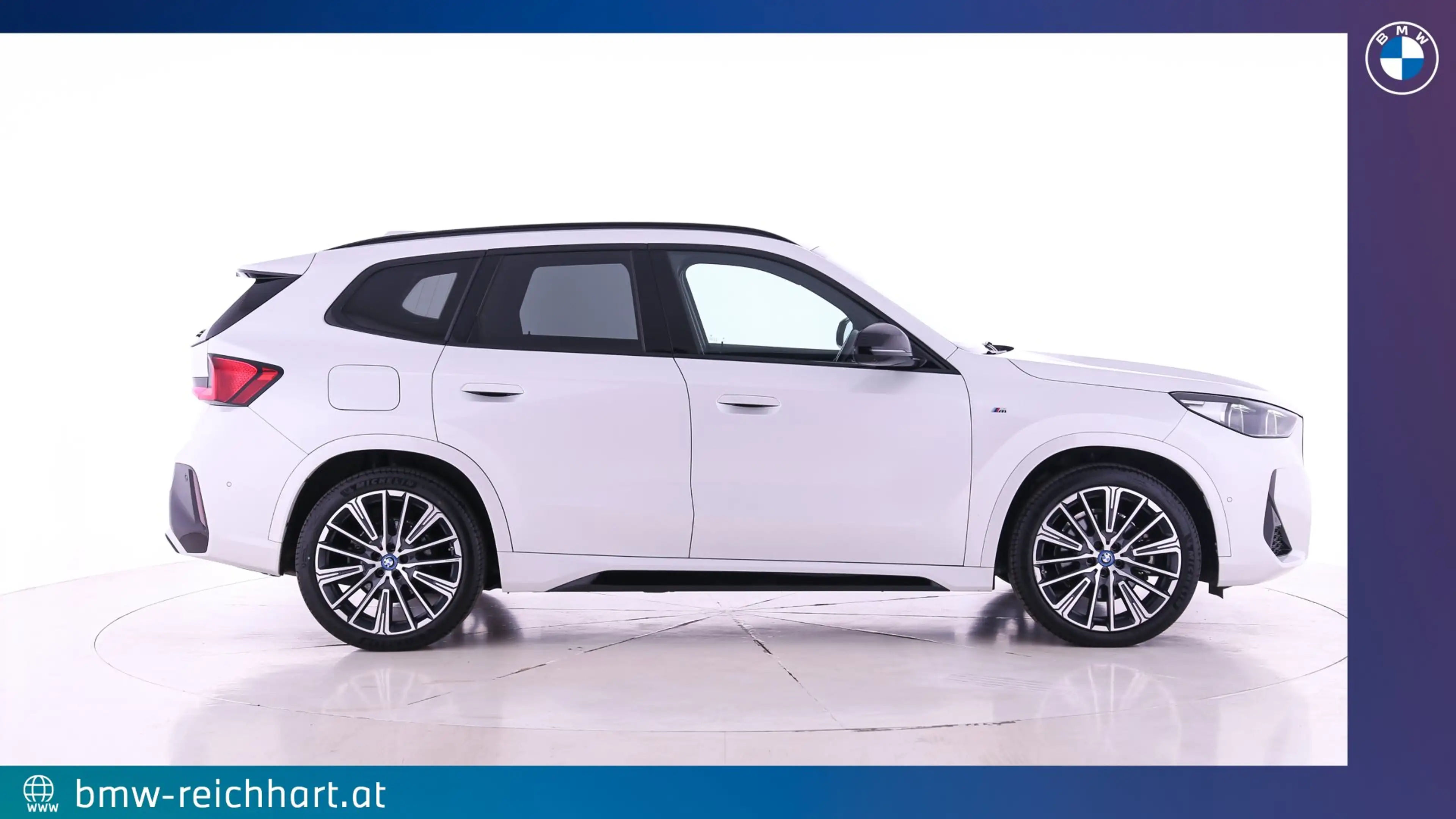 BMW iX1 xDrive30 — photo 2