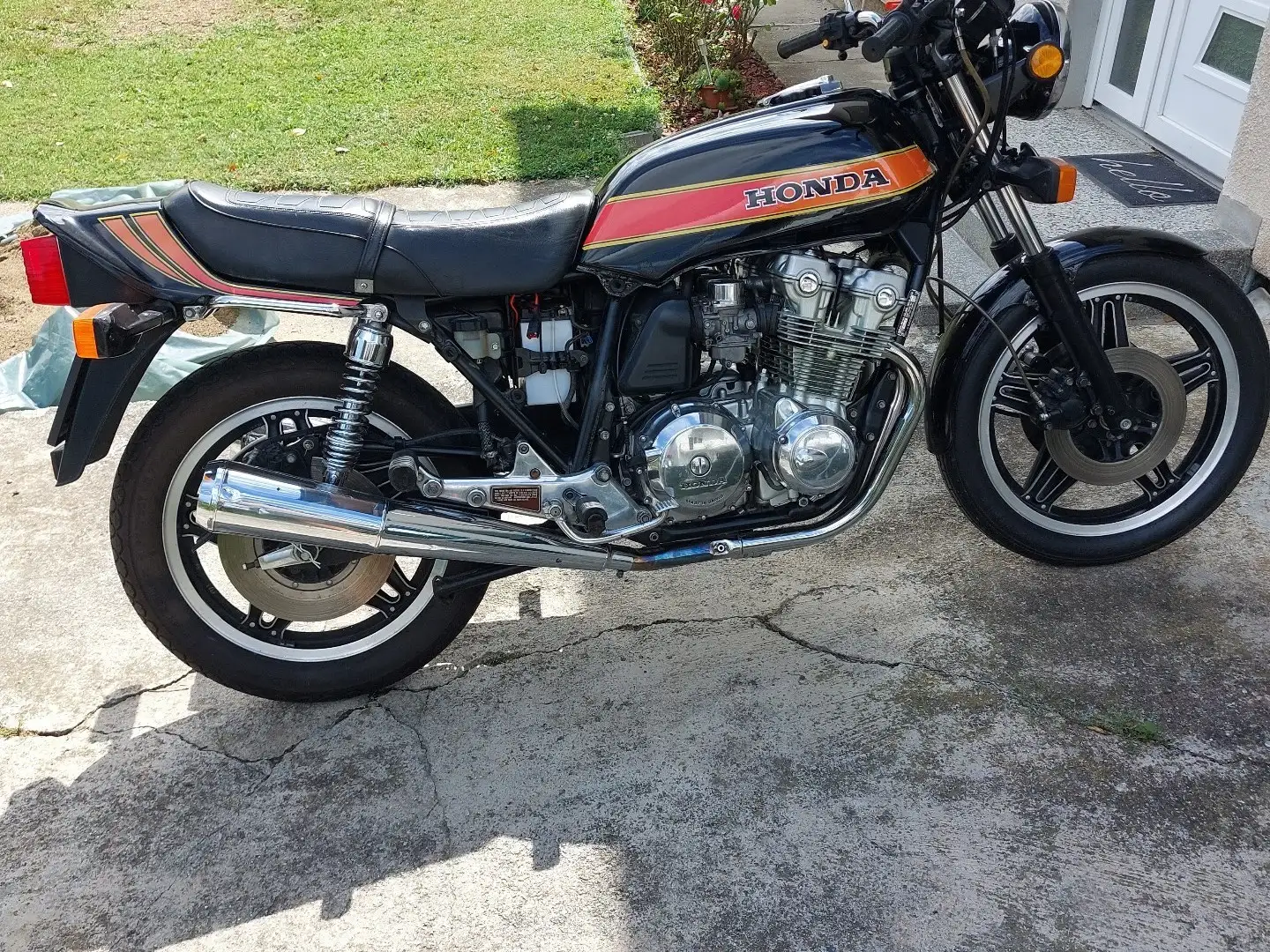 Honda CB 750 Schwarz - 2