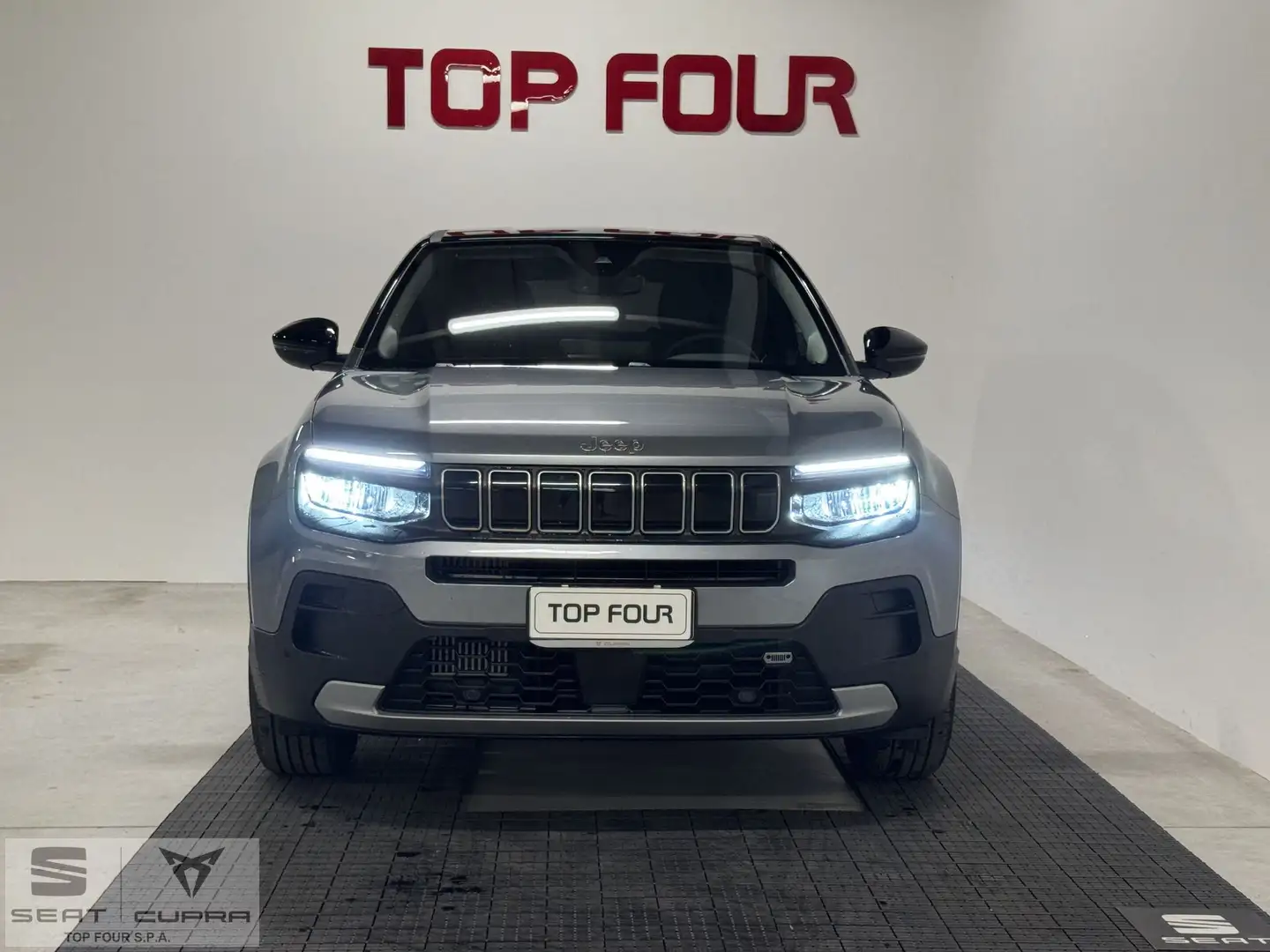 Jeep Avenger Avenger 1.2 Turbo 100 CV Altitude Grigio - 2