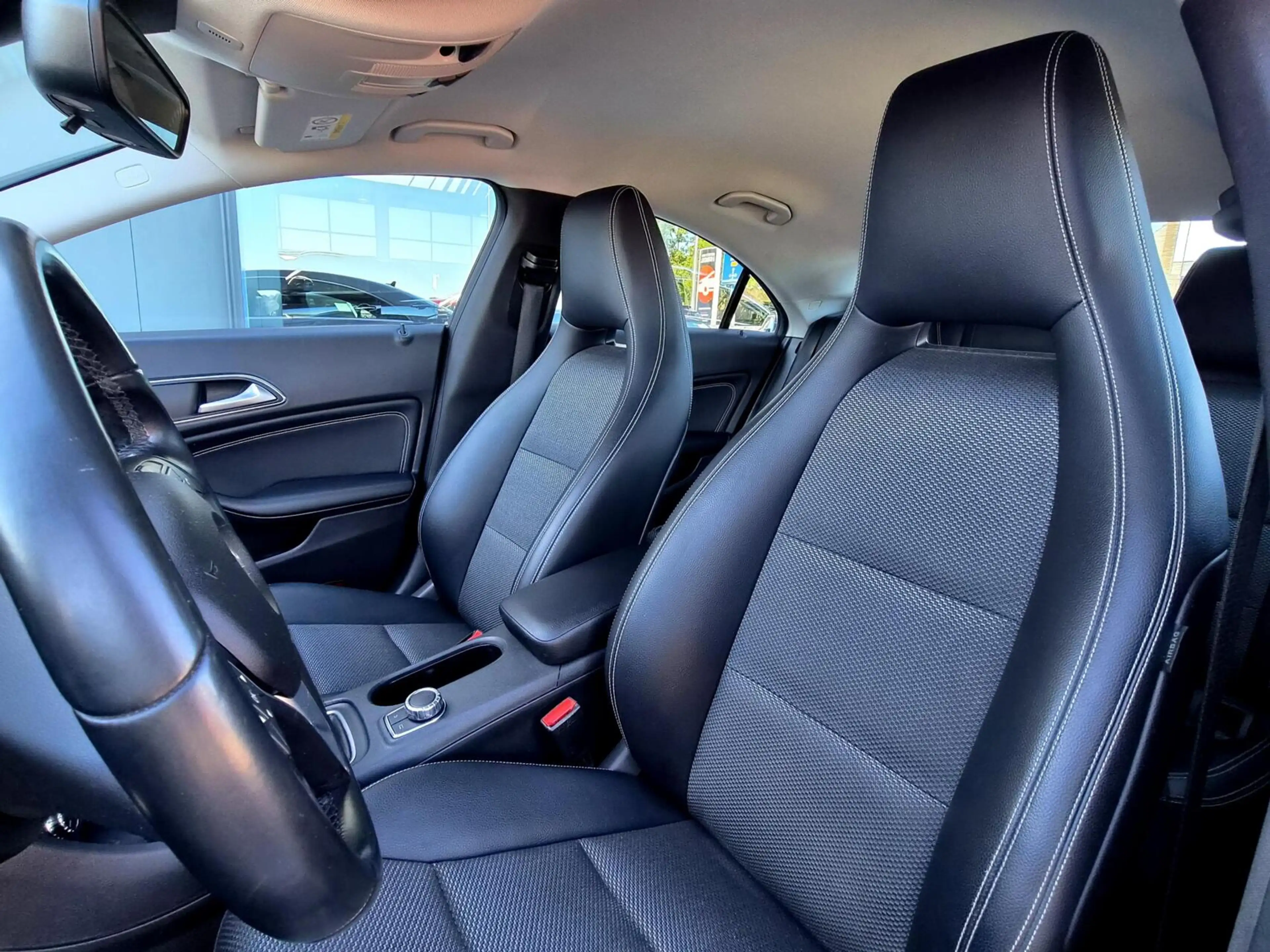 Mercedes-Benz CLA 180 Ambition |H.Leer|Airco|Xenon|Navi|PDC — photo 31
